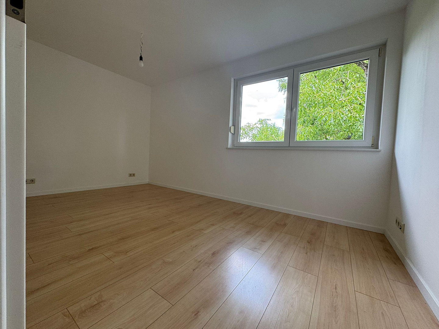 Ab sofort und von Privat! Traumlage in Schweinheim: 3 Zimmer, großer Balkon, 2 Bäder, 1. OG – Horionstr. 42, 53177 Bonn(Schweinheim) – Vorschaubild 5