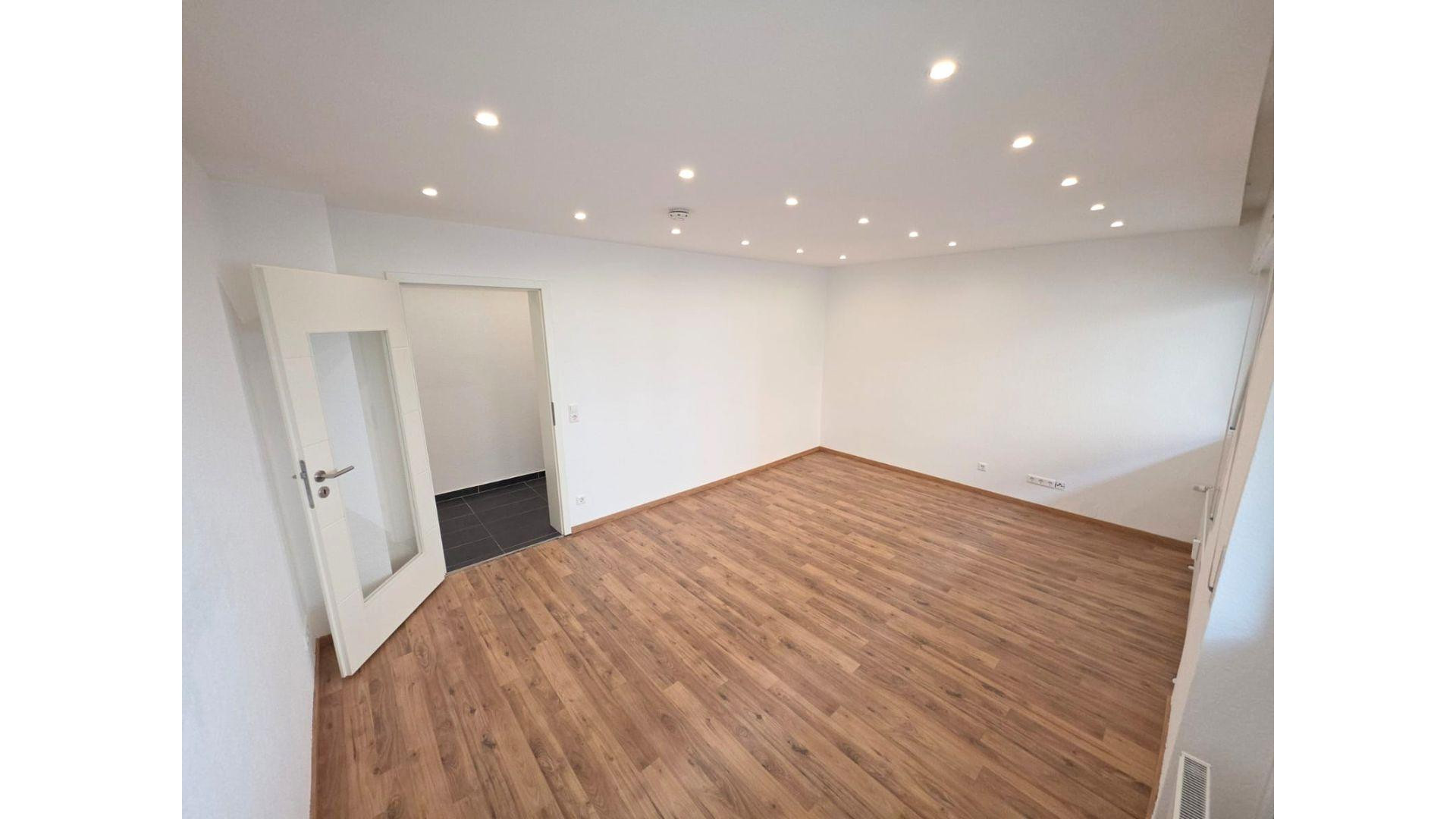 Saniert & Frei: Sep. Küche m. Fenster! Mühlburg | EBK | Fernwärme | 0% Prov. | Keller+Speicher – Karlsruhe(Mühlburg) – Vorschaubild 2