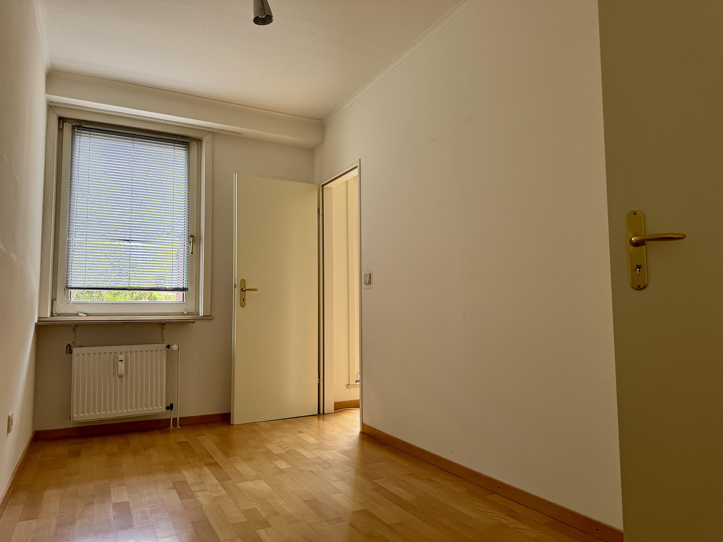 Frisch renoviert: 1,5-Zi.-Wohnung mit neuem Bad & neuem Boden – Dachterrasse inklusive – Halstenbek – Vorschaubild 9