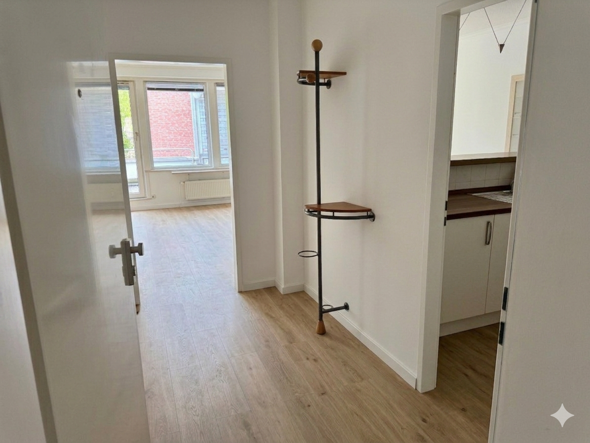 Frisch renoviert: 1,5-Zi.-Wohnung mit neuem Bad & neuem Boden – Dachterrasse inklusive – Halstenbek – Vorschaubild 2