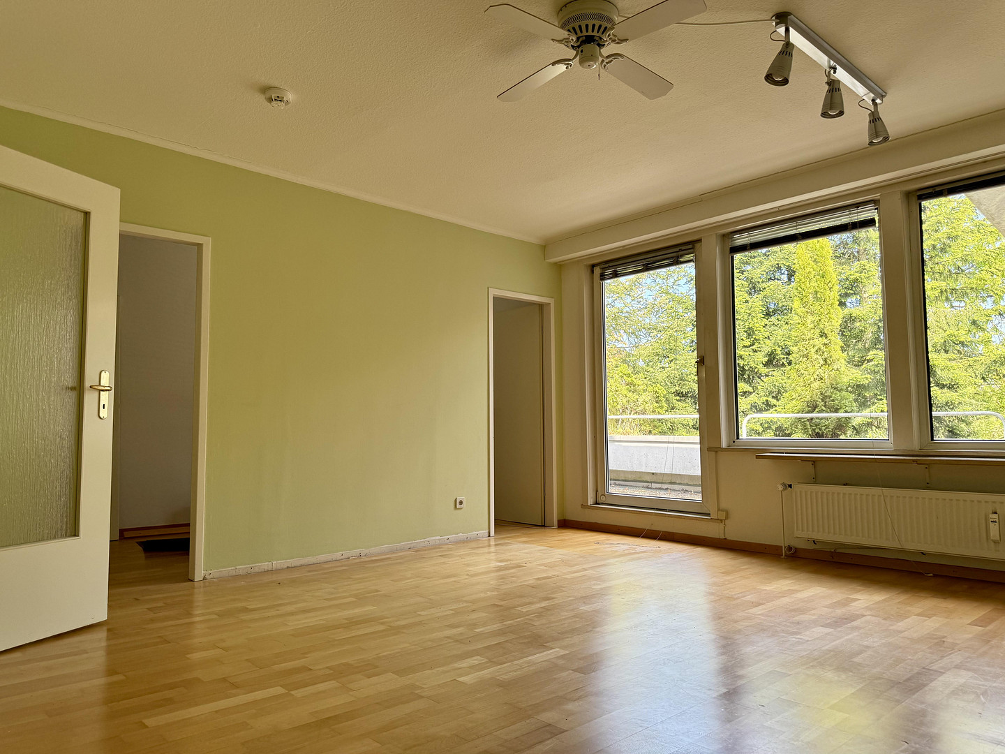 Frisch renoviert: 1,5-Zi.-Wohnung mit neuem Bad & neuem Boden – Dachterrasse inklusive – Halstenbek – Vorschaubild 10