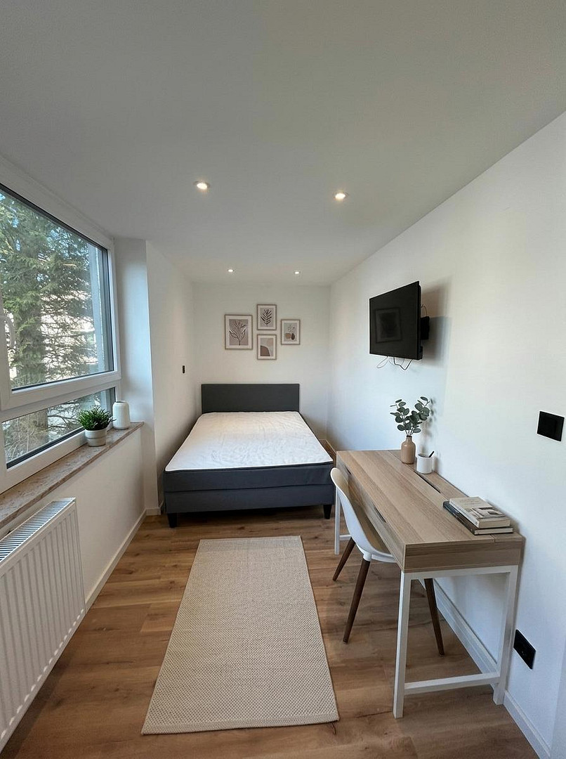 Moderne 4er-WG: renovierte Zimmer (10–13 m²) – sofort verfügbar – inkl. TV, WaMa & SpüMa – Waldschulstr. 54, 81827 München(Trudering) – Vorschaubild 2