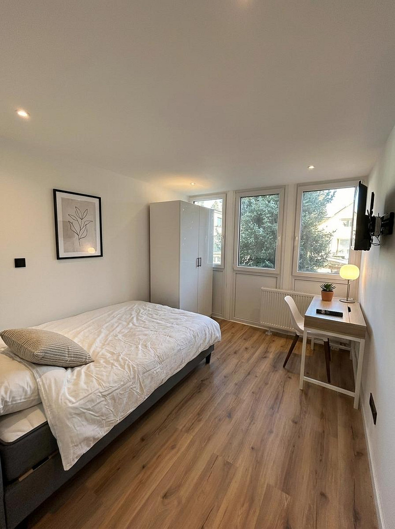 Moderne 4er-WG: renovierte Zimmer (10–13 m²) – sofort verfügbar – inkl. TV, WaMa & SpüMa – Waldschulstr. 54, 81827 München(Trudering) – Vorschaubild 5