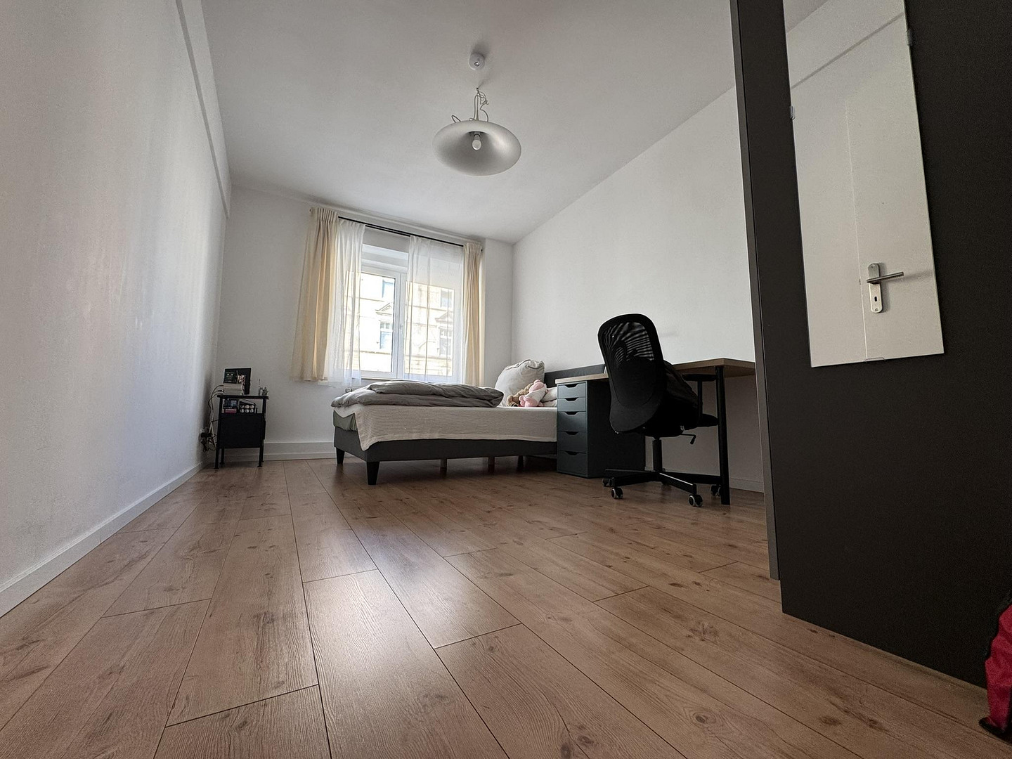 Hochwertig,vollmöbliert,saniert,ruhig,1.OG, 3,5 Zimmer, Küche mit EBK, Tageslichtbad, Sonnenbalkon – Bilker Allee 53, 40219 Düsseldorf(Unterbilk) – Vorschaubild 11