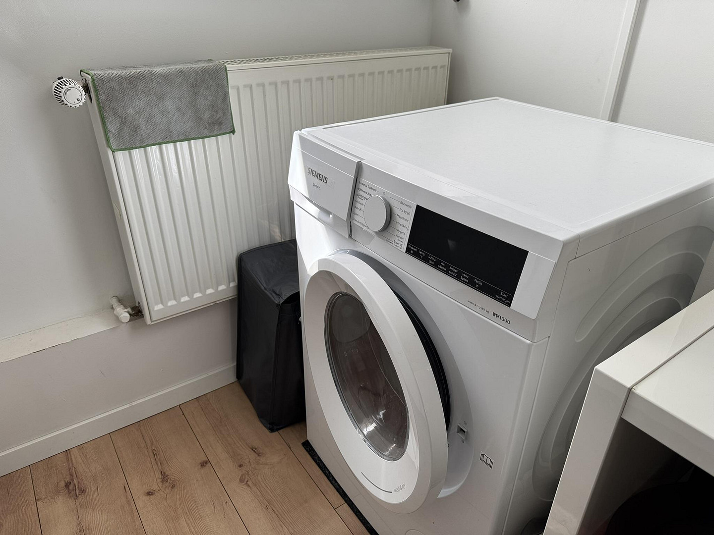Hochwertig,vollmöbliert,saniert,ruhig,1.OG, 3,5 Zimmer, Küche mit EBK, Tageslichtbad, Sonnenbalkon – Bilker Allee 53, 40219 Düsseldorf(Unterbilk) – Vorschaubild 10