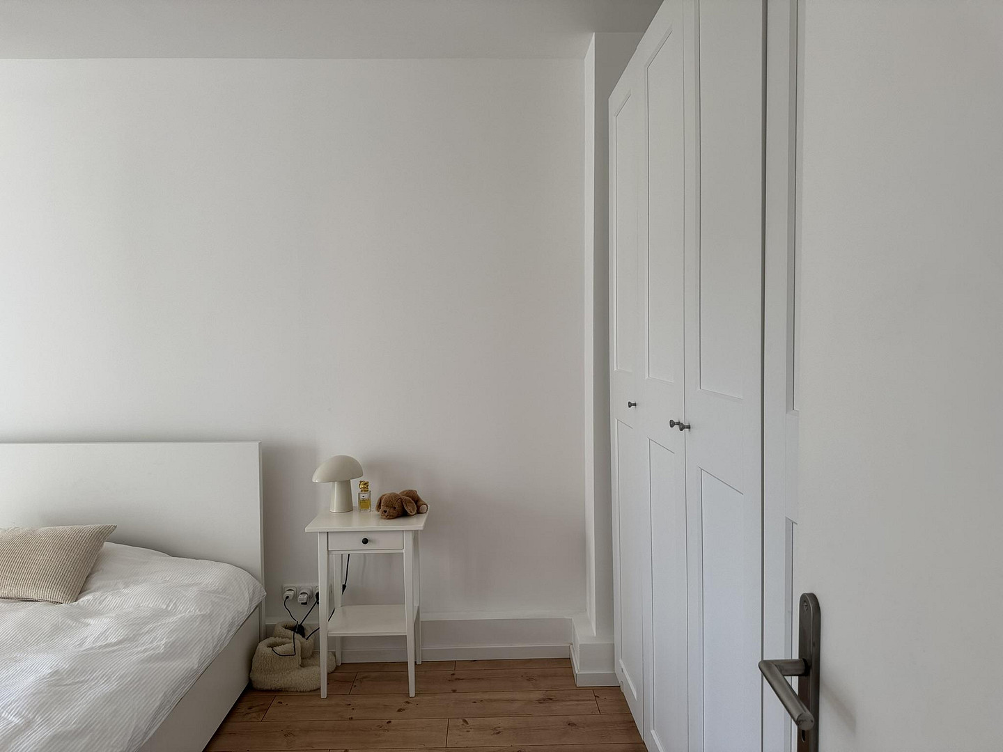 Hochwertig,vollmöbliert,saniert,ruhig,1.OG, 3,5 Zimmer, Küche mit EBK, Tageslichtbad, Sonnenbalkon – Bilker Allee 53, 40219 Düsseldorf(Unterbilk) – Vorschaubild 19