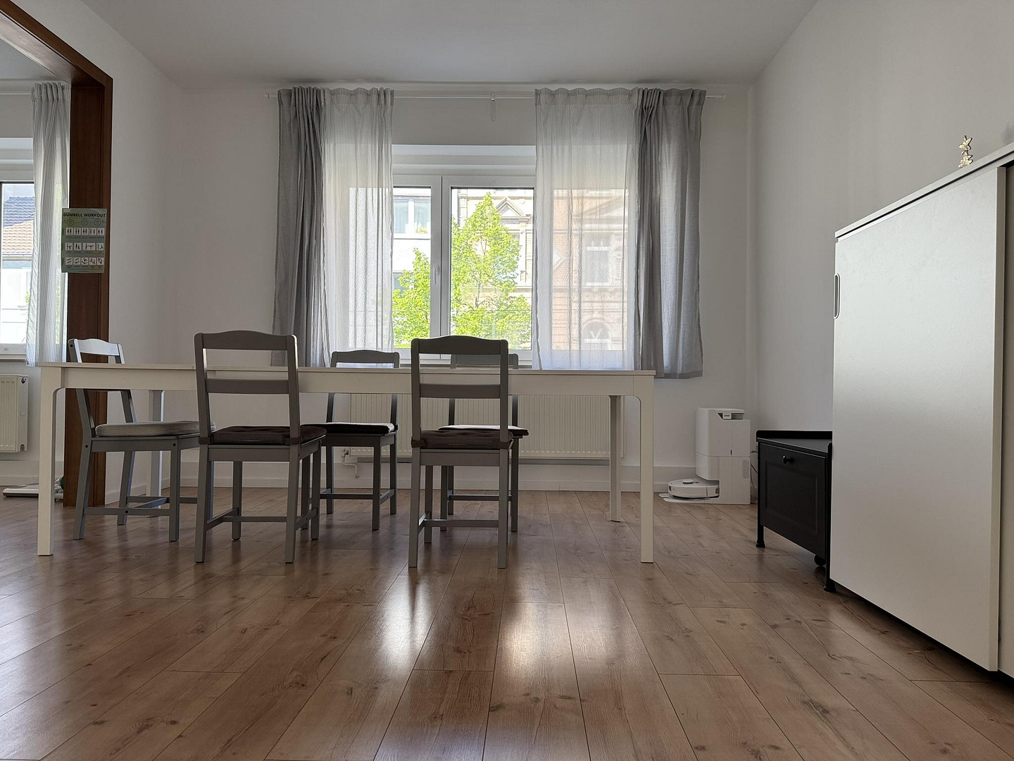 Hochwertig,vollmöbliert,saniert,ruhig,1.OG, 3,5 Zimmer, Küche mit EBK, Tageslichtbad, Sonnenbalkon – Bilker Allee 53, 40219 Düsseldorf(Unterbilk) – Vorschaubild 3