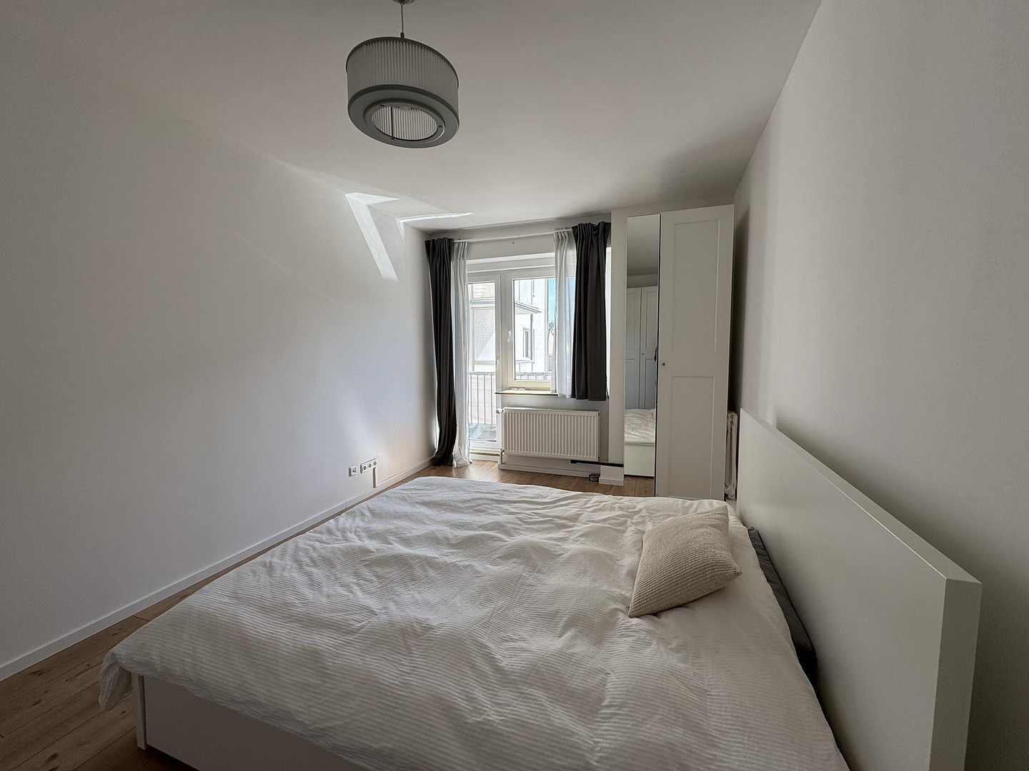 Hochwertig,vollmöbliert,saniert,ruhig,1.OG, 3,5 Zimmer, Küche mit EBK, Tageslichtbad, Sonnenbalkon – Bilker Allee 53, 40219 Düsseldorf(Unterbilk) – Vorschaubild 20
