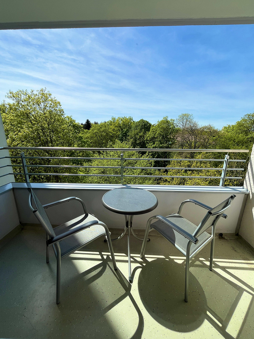 Schönes Apartment mit sonniger Loggia und Waldblick - frei / ohne Provision – München(Forstenried) – Vorschaubild 2