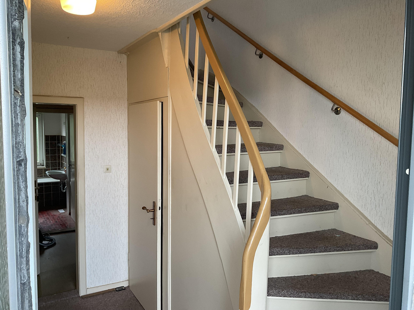 Großzügige Doppelhaushälfte in Wolfsburg-Laagberg direkt am Stadtwald zu vermieten – Hirschberger Str. 6, 38440 Wolfsburg – Vorschaubild 2