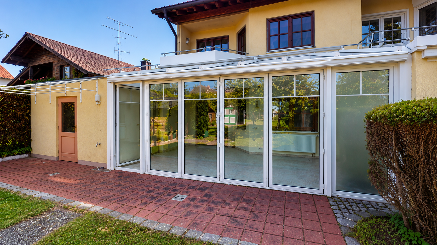 Ohne Provision. Große Doppelhaushälfte mit Wintergarten, Sauna und vielseitiger Aufteilung - München – Karlsbader Straße 5a, 80937 München(Am Hart) – Vorschaubild 2