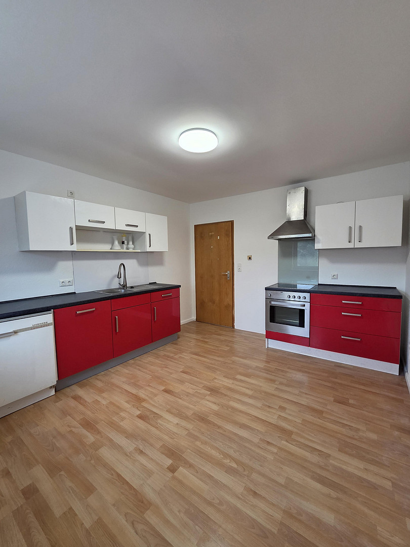 Großzügige, frisch renovierte Maisonette-Wohnung mit 5 Zimmern, 3 Bädern & Balkon – Bahnhofstraße 5, 97450 Arnstein – Vorschaubild 2