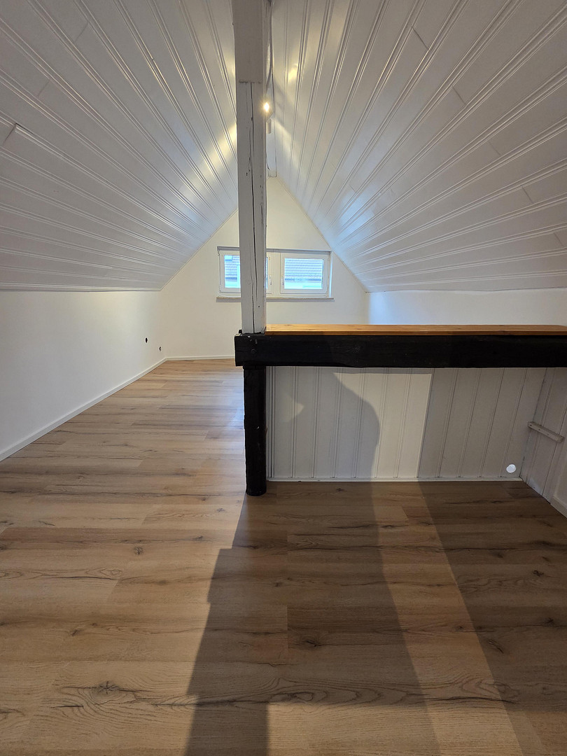 Großzügige, frisch renovierte Maisonette-Wohnung mit 5 Zimmern, 3 Bädern & Balkon – Bahnhofstraße 5, 97450 Arnstein – Vorschaubild 11