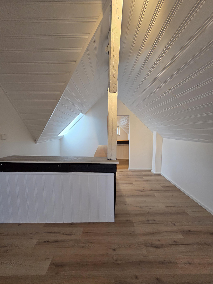 Großzügige, frisch renovierte Maisonette-Wohnung mit 5 Zimmern, 3 Bädern & Balkon – Bahnhofstraße 5, 97450 Arnstein – Vorschaubild 9