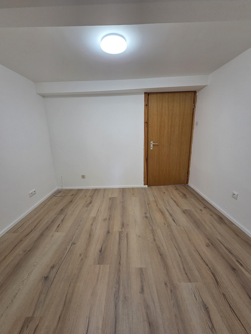 Großzügige, frisch renovierte Maisonette-Wohnung mit 5 Zimmern, 3 Bädern & Balkon – Bahnhofstraße 5, 97450 Arnstein – Vorschaubild 7