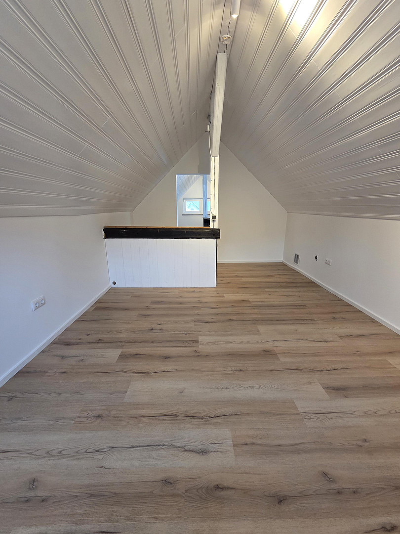 Großzügige, frisch renovierte Maisonette-Wohnung mit 5 Zimmern, 3 Bädern & Balkon – Bahnhofstraße 5, 97450 Arnstein – Vorschaubild 5