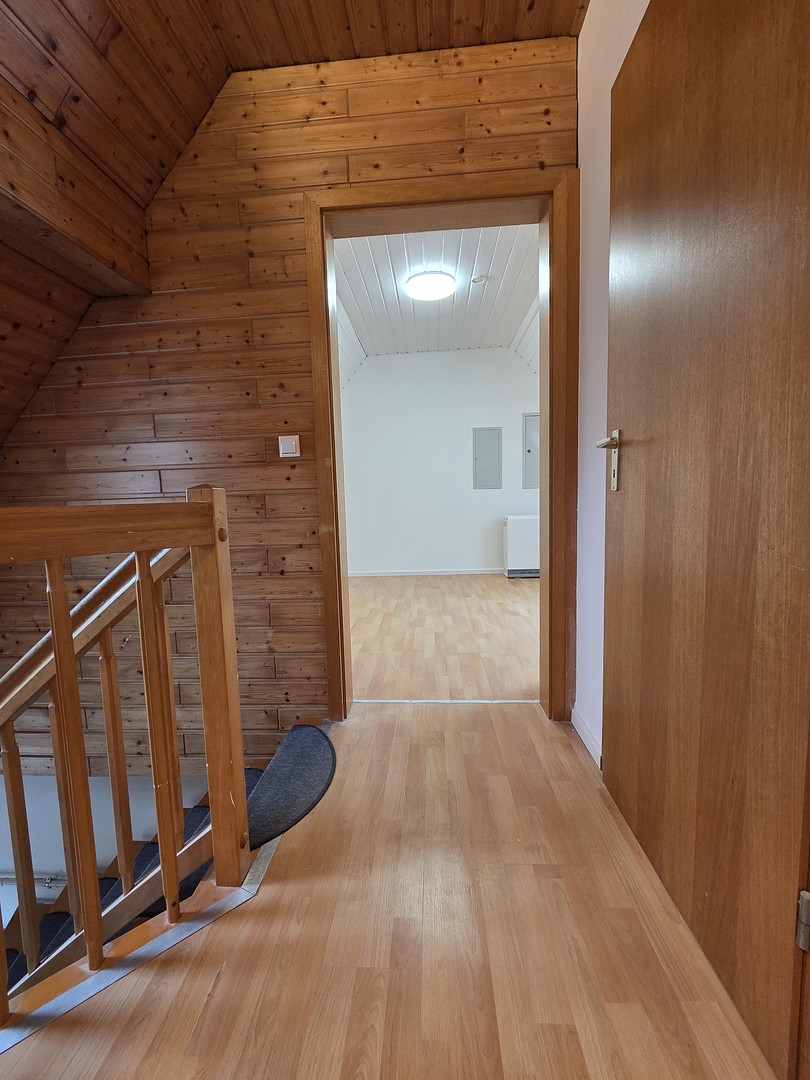 Großzügige, frisch renovierte Maisonette-Wohnung mit 5 Zimmern, 3 Bädern & Balkon – Bahnhofstraße 5, 97450 Arnstein – Vorschaubild 17
