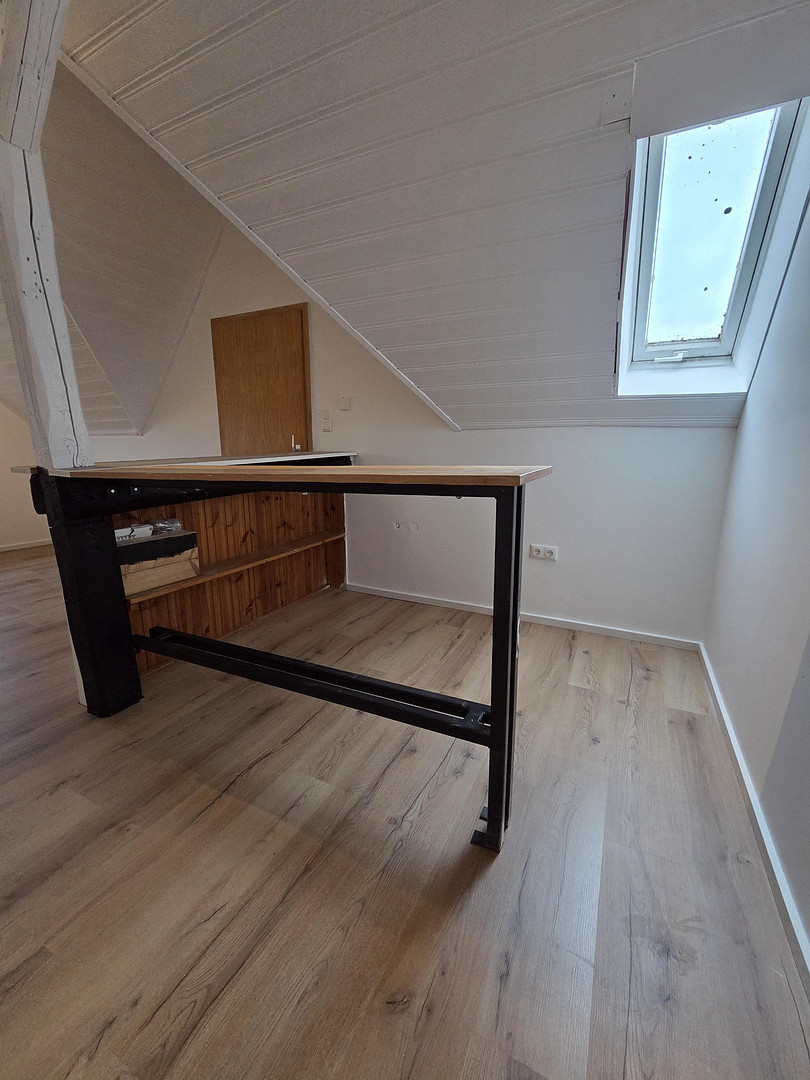 Großzügige, frisch renovierte Maisonette-Wohnung mit 5 Zimmern, 3 Bädern & Balkon – Bahnhofstraße 5, 97450 Arnstein – Vorschaubild 8