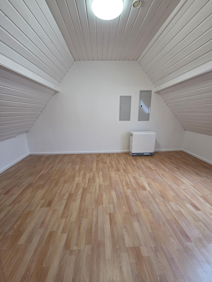 Großzügige, frisch renovierte Maisonette-Wohnung mit 5 Zimmern, 3 Bädern & Balkon – Bahnhofstraße 5, 97450 Arnstein – Vorschaubild 3