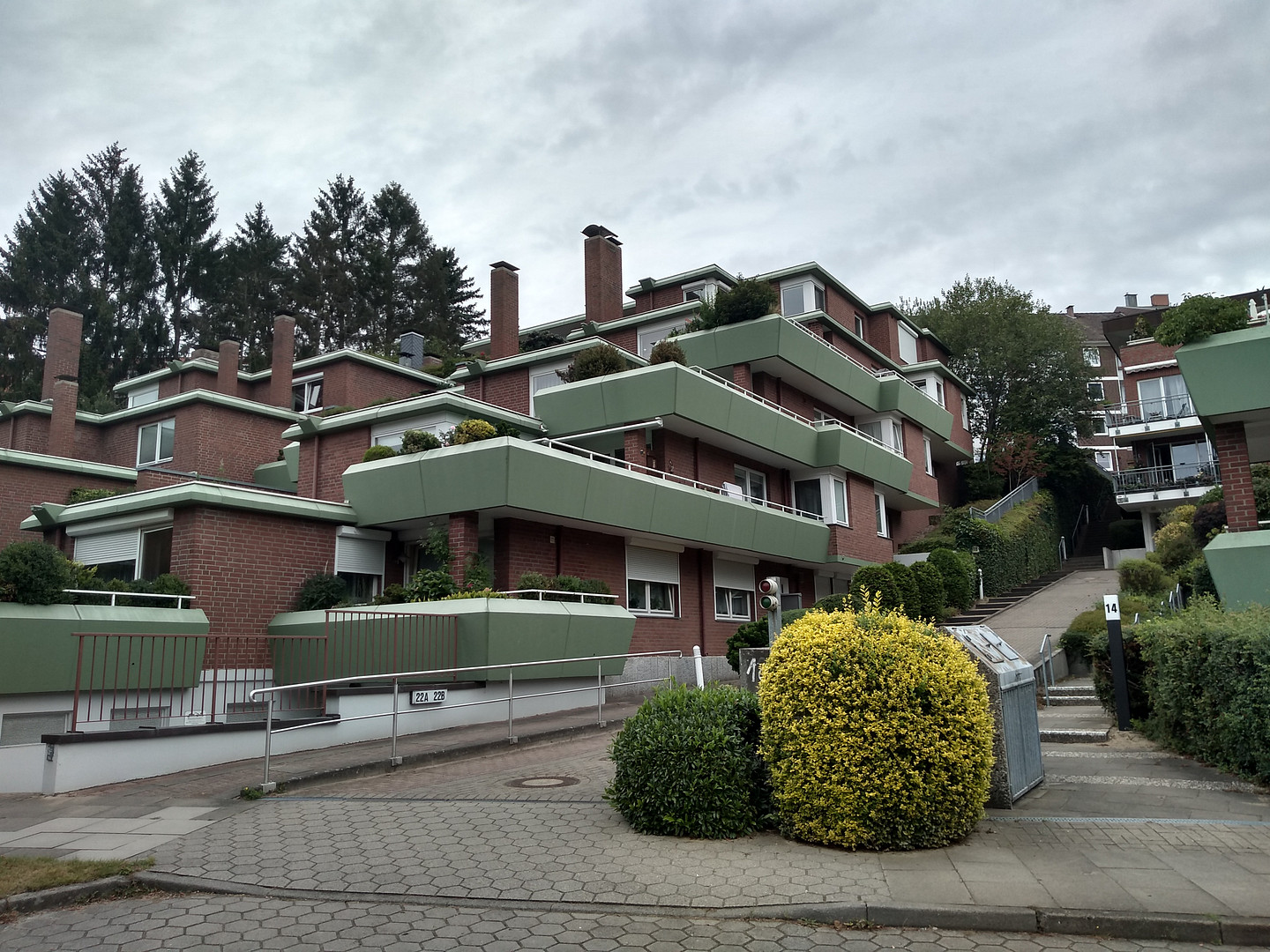 1,5 Zi.-Whg, direkt am Stadtpark, in exklusiver Anlage mit großem Balkon, renoviert – Hamburg Marmstorf(Marmstorf) – Vorschaubild 2
