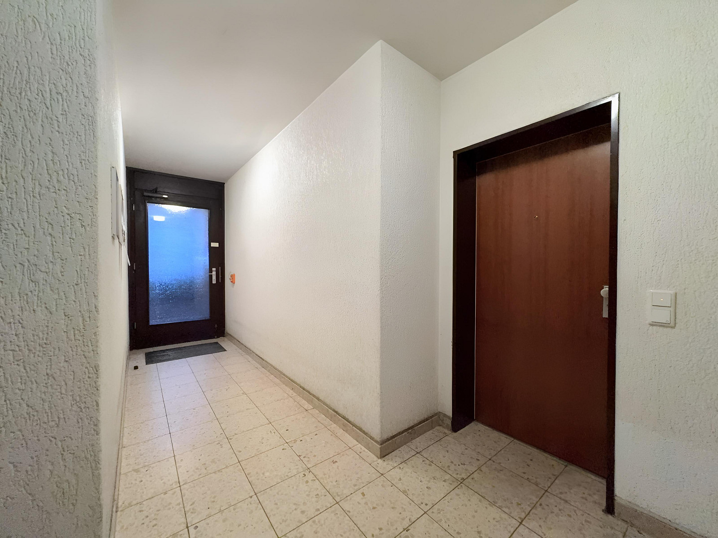 Renovierte City-Oase: 3 Zimmer mit großer Gartenterrasse & TG, PROVISIONSFREI – Alte Linner Str. 42, 47799 Krefeld(Cracau) – Vorschaubild 5