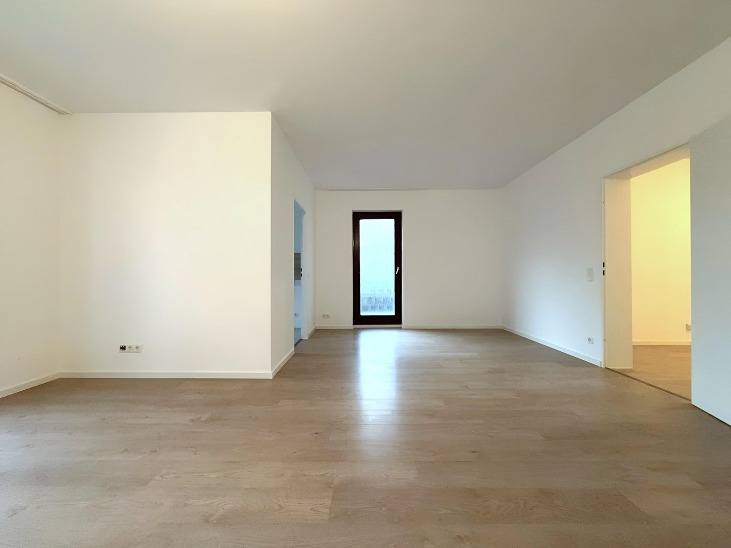 Renovierte City-Oase: 3 Zimmer mit großer Gartenterrasse & TG, PROVISIONSFREI – Alte Linner Str. 42, 47799 Krefeld(Cracau) – Vorschaubild 32