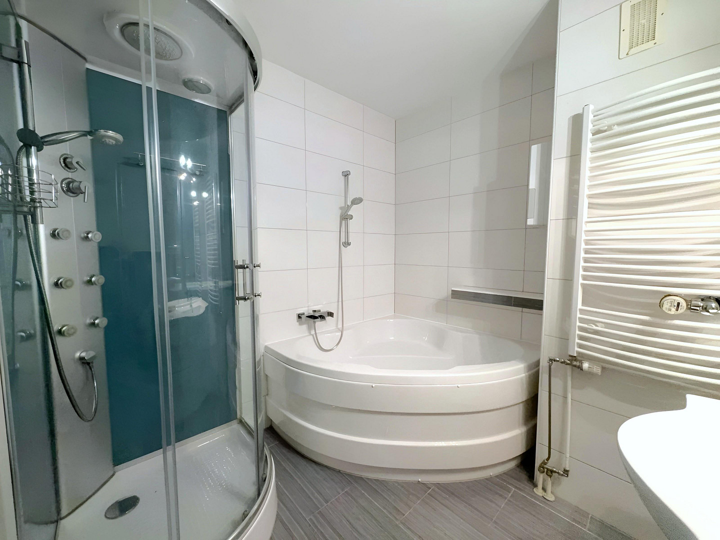 Renovierte City-Oase: 3 Zimmer mit großer Gartenterrasse & TG, PROVISIONSFREI – Alte Linner Str. 42, 47799 Krefeld(Cracau) – Vorschaubild 20