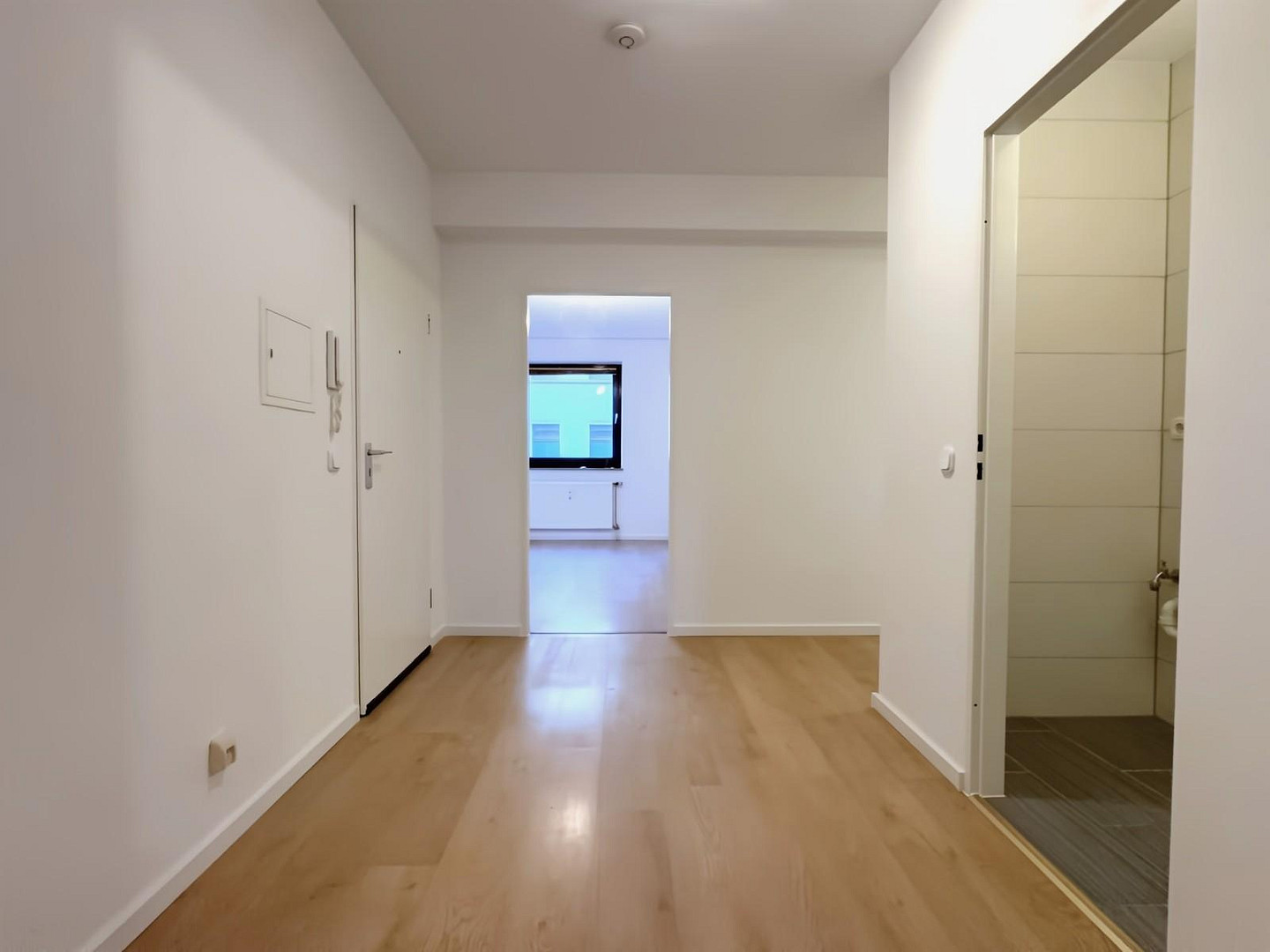 Renovierte City-Oase: 3 Zimmer mit großer Gartenterrasse & TG, PROVISIONSFREI – Alte Linner Str. 42, 47799 Krefeld(Cracau) – Vorschaubild 9