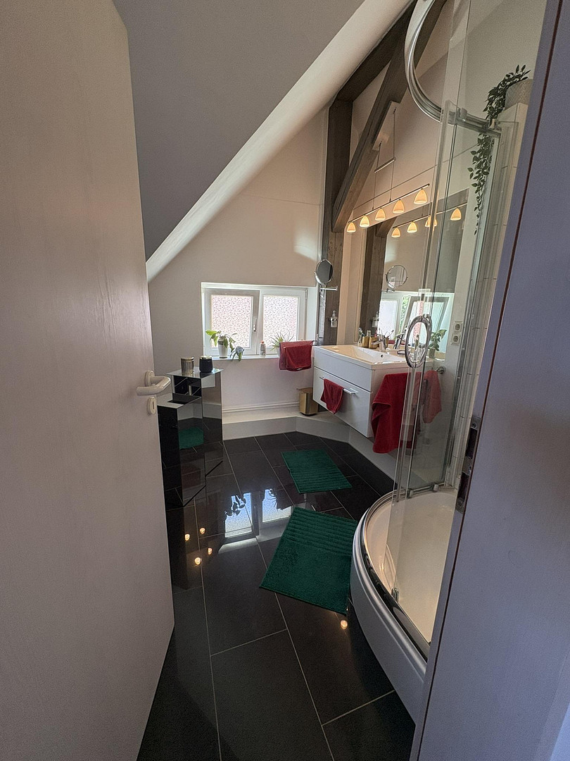 Außergewöhnliche DG-/Maisonettewohnung im Zooviertel – Großzügiges Wohnen, Blick in die Eilenriede – Hannover(Zoo) – Vorschaubild 2