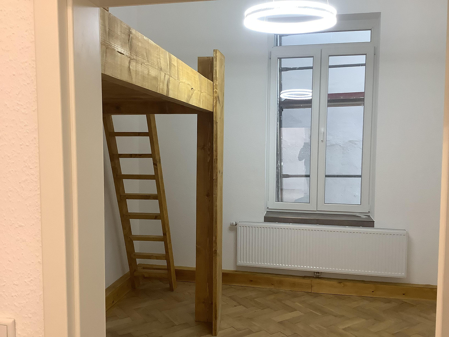 WG-ZIMMER-VERMIETUNG – Moderne 4er-WG – KEINE komplette Wohnung!!