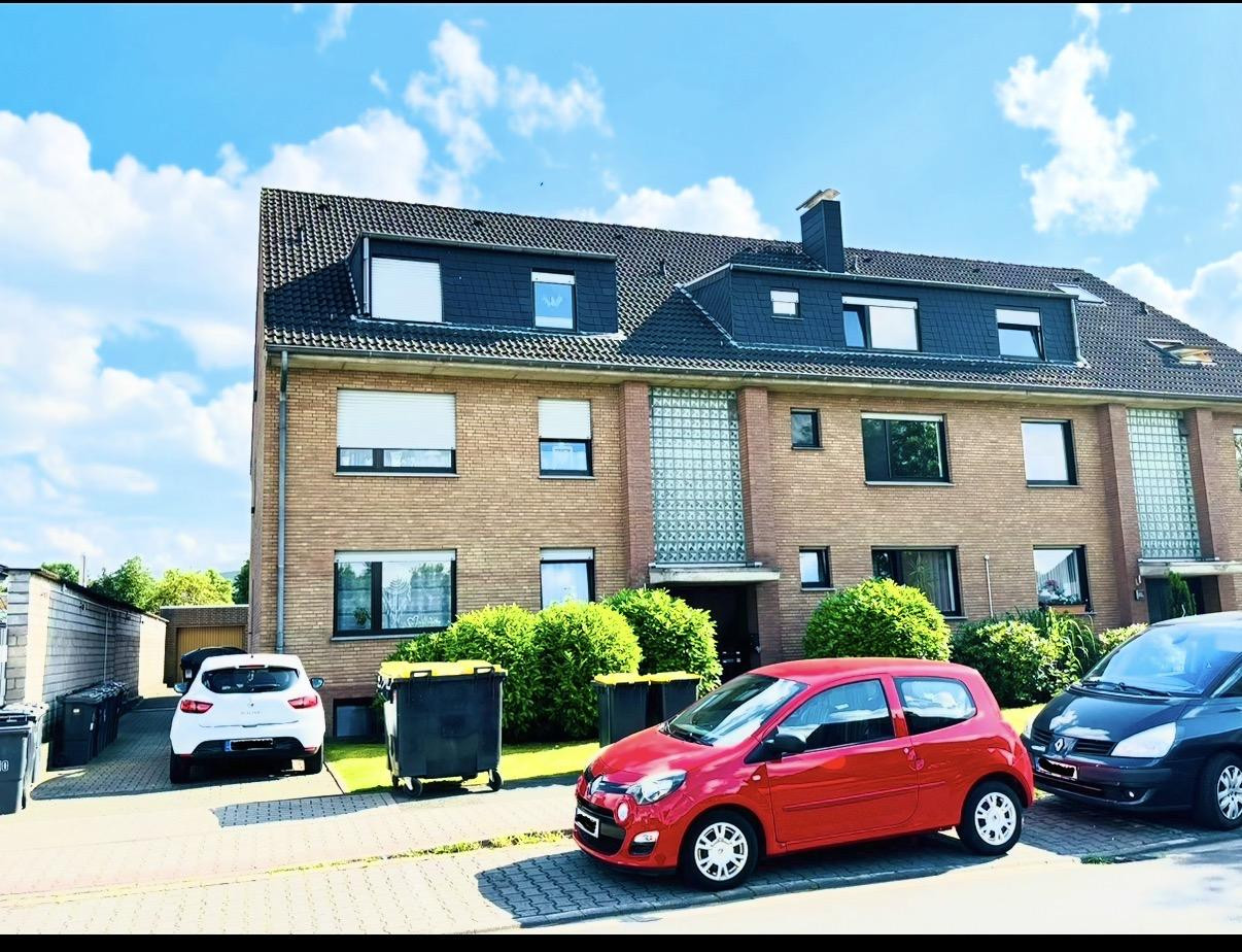 Vermietete 2-Zi.-DG-Wohnung mit Balkon + ausbaubarer Spitzboden in Moers (Wertsteigerungspotential)