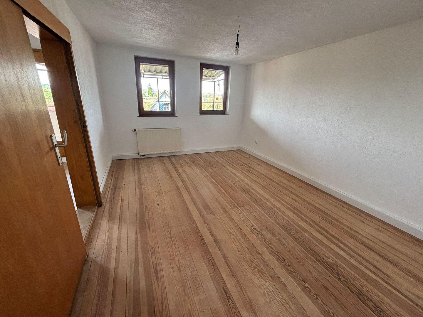 Geräumige 5-Zimmer Wohnung in Herrenberg – Stuttgarter Straße 5, 71083 Herrenberg – Vorschaubild 2