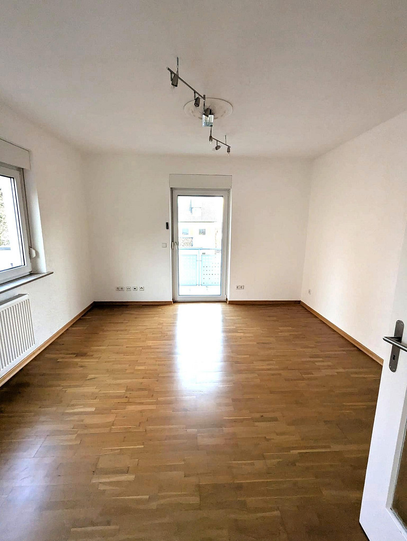 Großzügige 4-Zimmer-Erdgeschosswohnung mit zwei Balkonen, zwei Bädern und Altbauflair – Stuttgart(Bad Cannstatt) – Vorschaubild 11