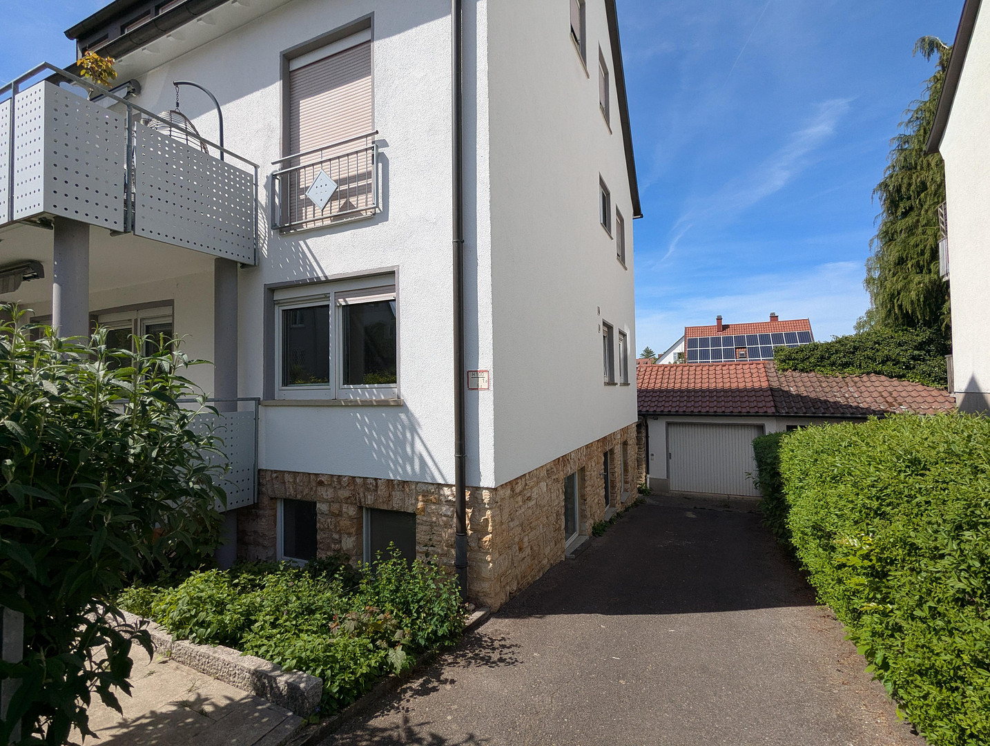 Großzügige 4-Zimmer-Erdgeschosswohnung mit zwei Balkonen, zwei Bädern und Altbauflair – Stuttgart(Bad Cannstatt) – Vorschaubild 14