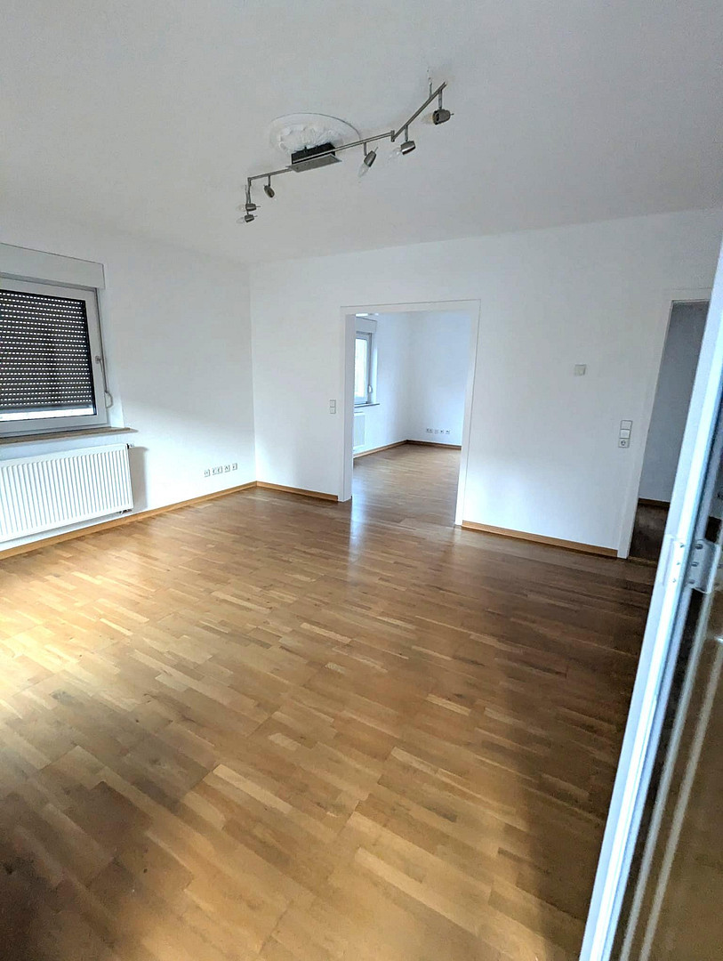 Großzügige 4-Zimmer-Erdgeschosswohnung mit zwei Balkonen, zwei Bädern und Altbauflair – Stuttgart(Bad Cannstatt) – Vorschaubild 13