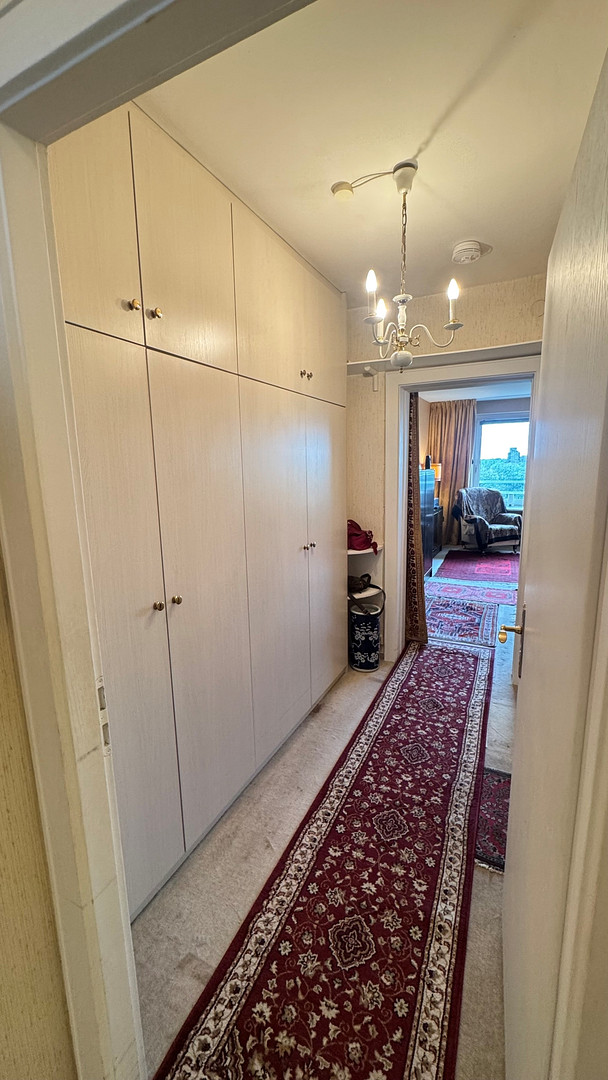 Flur mit Einbauschrank