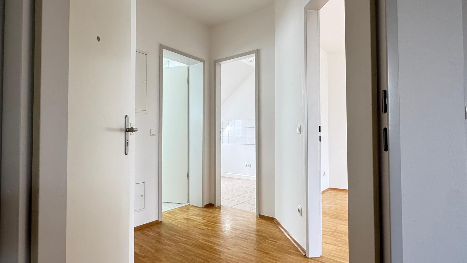 2-Zimmer-Wohnung mit Balkon am Mangfallplatz – Naupliastraße 39, 81547 München(Harlaching) – Vorschaubild 12