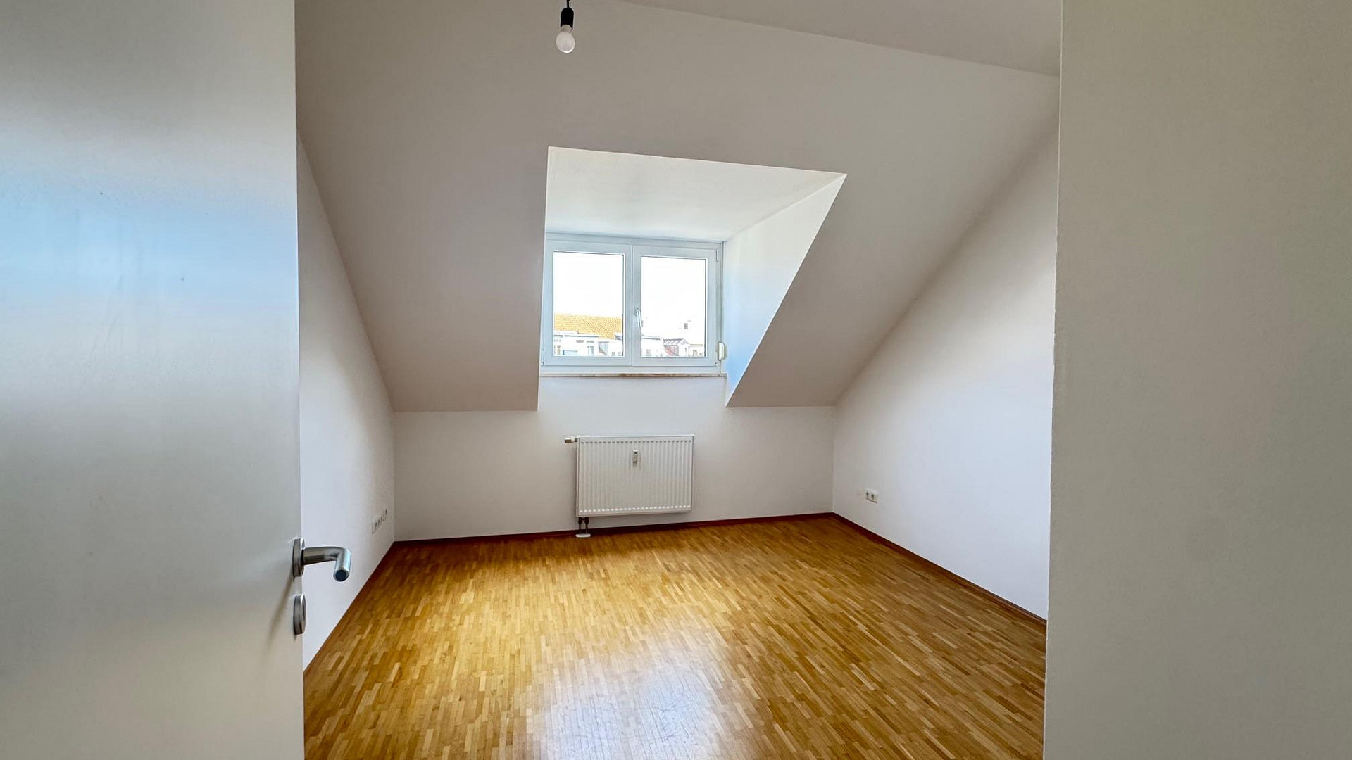 2-Zimmer-Wohnung mit Balkon am Mangfallplatz – Naupliastraße 39, 81547 München(Harlaching) – Vorschaubild 2
