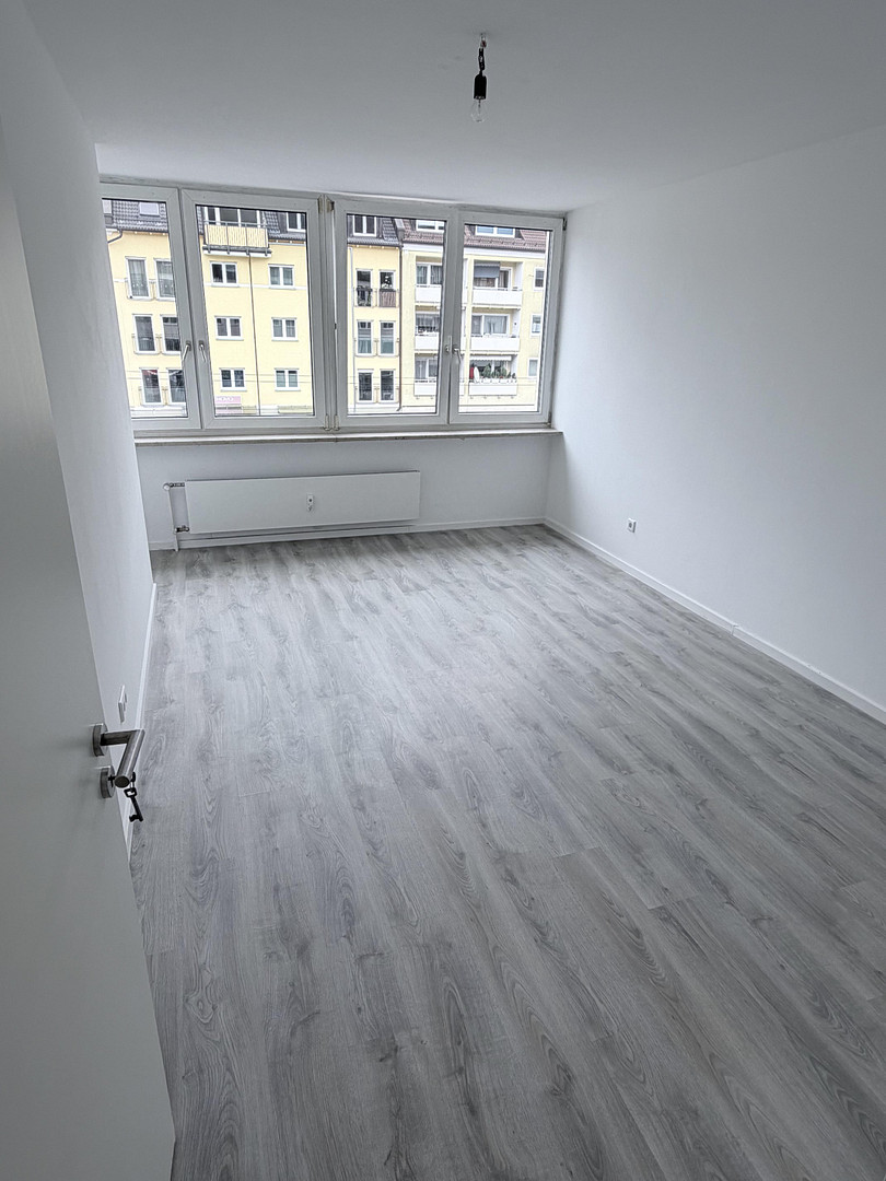 Lichtdurchflutete 3 Zimmer Wohnung in München-Moosach mit Balkon,Loggia &Moderner Sanierung – Dachauerstr.419, 80992 München(Moosach) – Vorschaubild 5