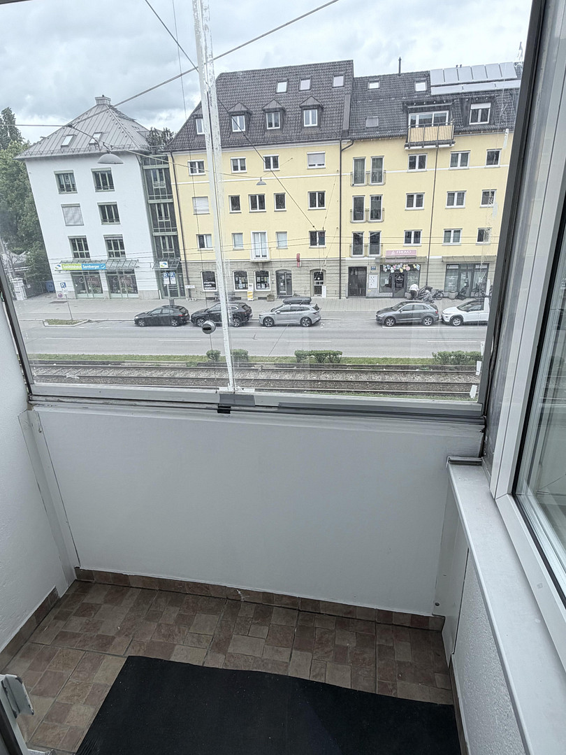 Lichtdurchflutete 3 Zimmer Wohnung in München-Moosach mit Balkon,Loggia &Moderner Sanierung – Dachauerstr.419, 80992 München(Moosach) – Vorschaubild 9