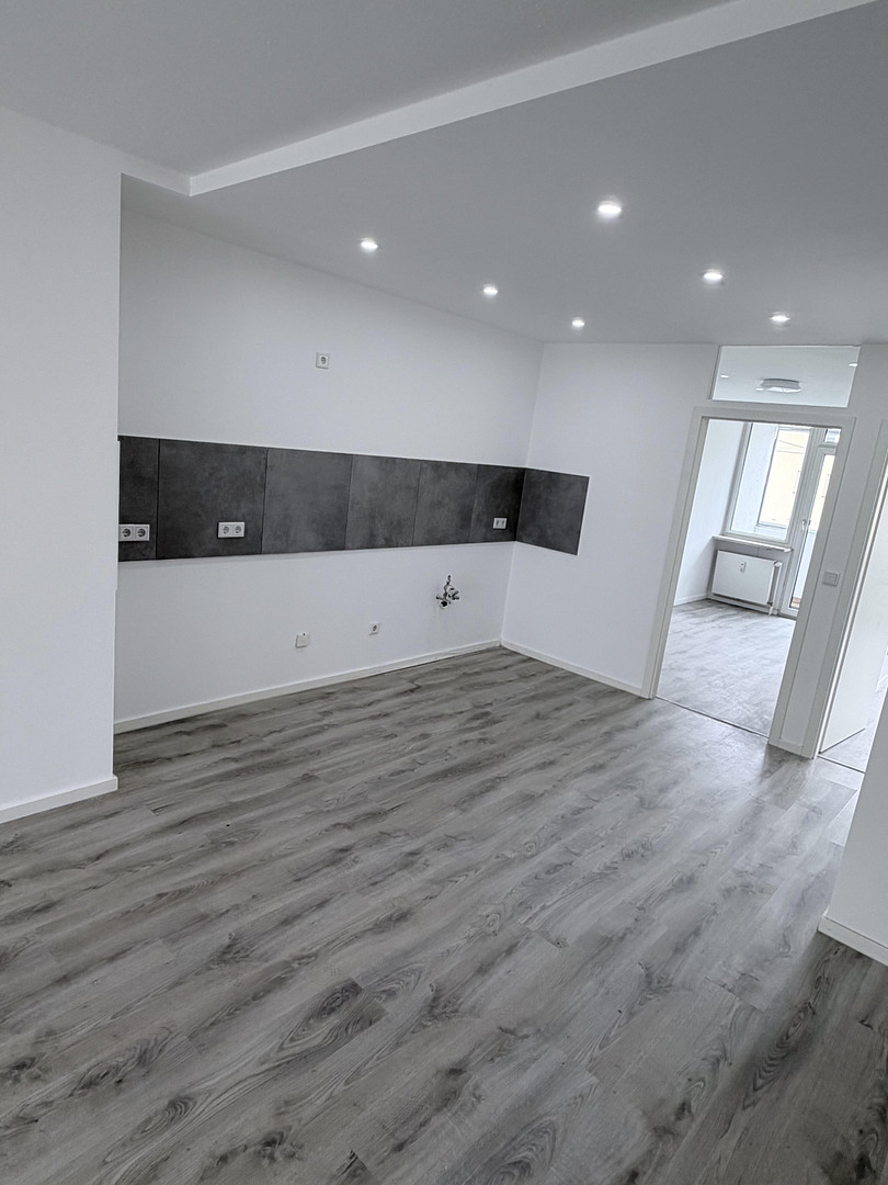 Lichtdurchflutete 3 Zimmer Wohnung in München-Moosach mit Balkon,Loggia &Moderner Sanierung – Dachauerstr.419, 80992 München(Moosach) – Vorschaubild 2