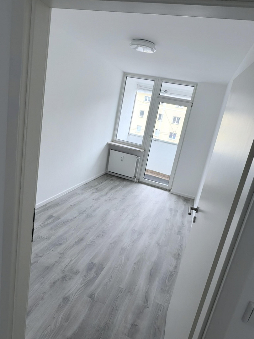 Lichtdurchflutete 3 Zimmer Wohnung in München-Moosach mit Balkon,Loggia &Moderner Sanierung – Dachauerstr.419, 80992 München(Moosach) – Vorschaubild 6