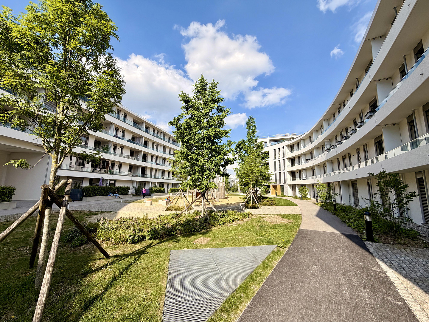 3-Zimmer-Wohnung im „WAVE“ mit Loggia, zwei Bädern und E-Stellplatz – Fritz-Bauer-Straße 38, 81249 München(Aubing) – Vorschaubild 14