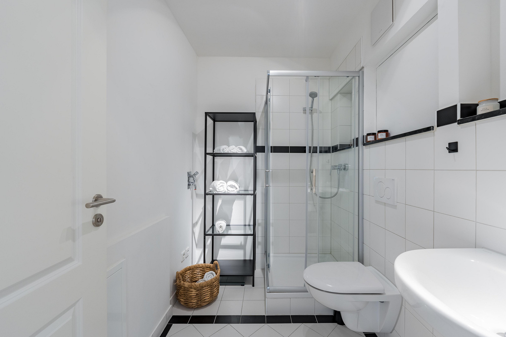 Bestlage Mitte neu saniertes 2,5 Zimmer Apartment / Best location – Elisabethkirchstr. 0, 10115 Berlin(Mitte) – Vorschaubild 9
