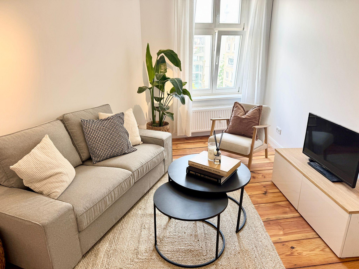 Bestlage Mitte neu saniertes 2,5 Zimmer Apartment / Best location – Elisabethkirchstr. 0, 10115 Berlin(Mitte) – Vorschaubild 2