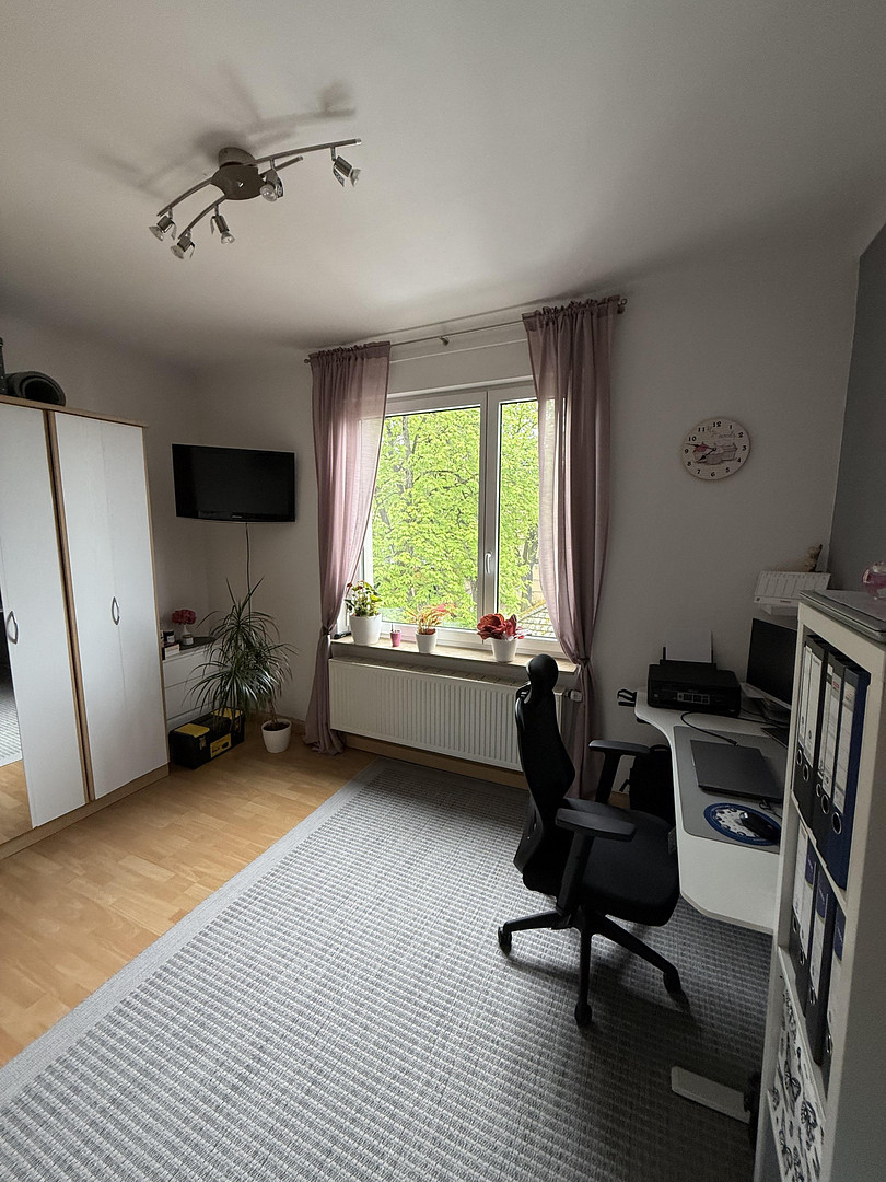 Helle 3-Zimmer-Wohnung in Untertürkheim mit Wohlfühlcharakter – Hindelangerstraße, 70327 Stuttgart-Untertürheim(Untertürkheim) – Vorschaubild 4