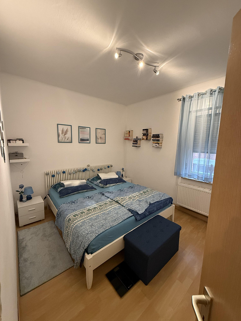 Helle 3-Zimmer-Wohnung in Untertürkheim mit Wohlfühlcharakter – Hindelangerstraße, 70327 Stuttgart-Untertürheim(Untertürkheim) – Vorschaubild 2