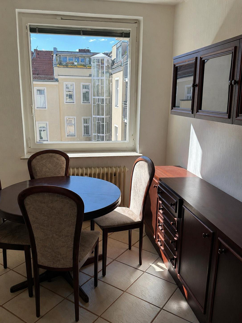 Helle 3‑Zimmer‑Wohnung mit Balkon für 990€ in 10781 Schöneberg – möbliert – Zwischenmiete 3–6 Monate