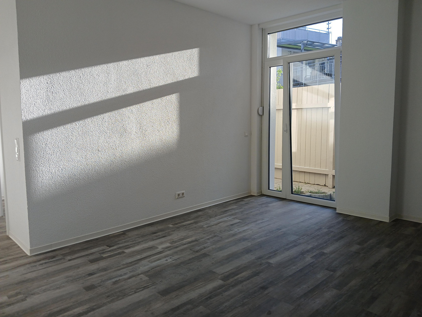 Neuwertige 4-Zimmerwohnung mit Terrasse – ideal für kleine Familie, Paar oder Berufstätigen-WG – Winnenden – Vorschaubild 4