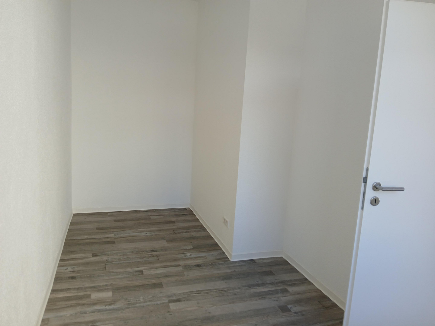 Neuwertige 4-Zimmerwohnung mit Terrasse – ideal für kleine Familie, Paar oder Berufstätigen-WG – Winnenden – Vorschaubild 8
